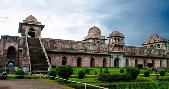 Ancient Mandu's Brilliant Way of Water Conservation Will Blow Your Mind!