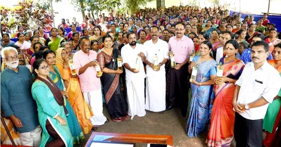 This Amazing Idea to Reduce Coconut Waste Now Supports 7000+ Women. Here's How!
