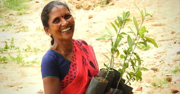 Here's How This Father-Son Duo Helped Plant 50 Lakh Trees in Just 9 Years!
