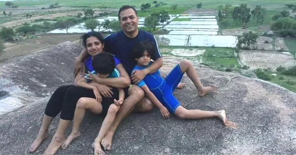 Hyderabad Couple Homeschools Daughters on a 13000 Km Long Trip Across 15 States
