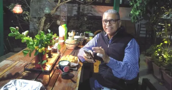 60-YO Varanasi Man's Hand-Carved, Upcycled Wooden Furniture Earns Him Rs 15 Lakh/Year