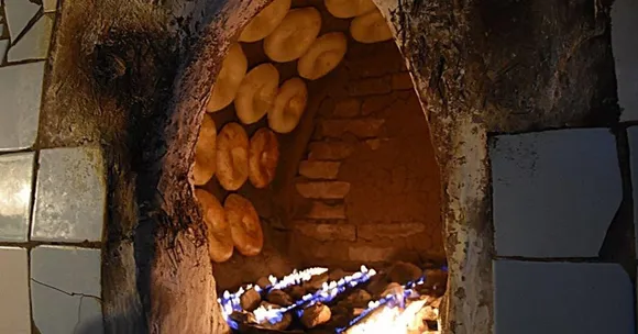 Knew That Harappans Had Tandoor Craving? Here's The Story of This Iconic Culinary Art