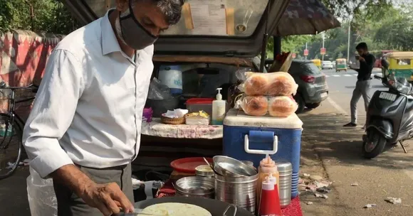 Returning From US, 'Fakiraa' Sells Burgers From His Maruti 800, Becomes IIM-A Icon