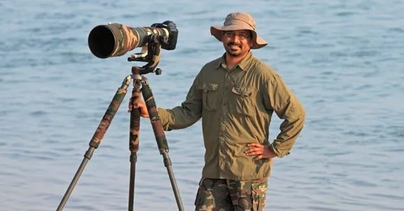 How Many People Would Quit Their Jobs & Then Save an Endangered Bird? This Hero Did