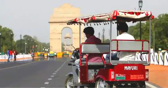 How a Rickshaw Puller Inspired IIT-Kanpur Grad to Manufacture India's 1st E-Rickshaw