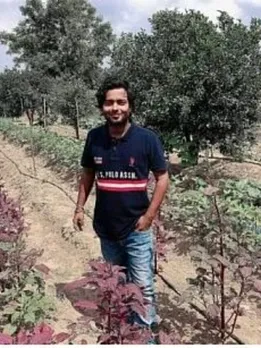 Organic Farming Made Easy: Delhi’s 29-YO Teaches How to Grow Your Food, Using Instagram