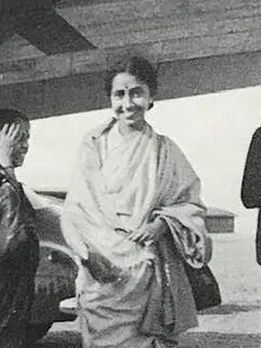 At 22, Independent India’s 1st Woman Pilot Rescued Indians With a Record-Breaking Flight