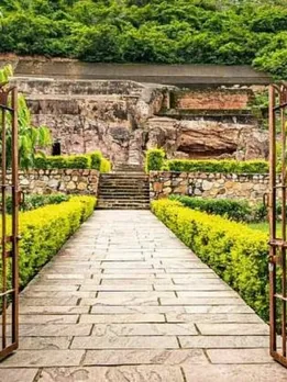 Hidden Treasures to Ancient Paintings, 5 Legendary Caves to Explore On Your Vacation