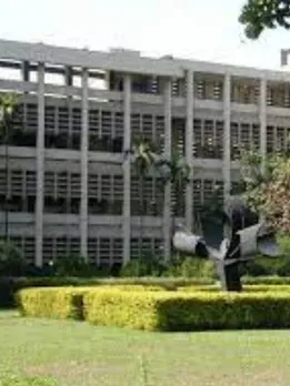 IIT Bombay Announces Job Vacancies For Assistant & Managerial Roles; Apply Now
