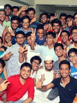 'There's No Stopping Us': Meet 5 Teachers Giving Free NEET, JEE Coaching to Students