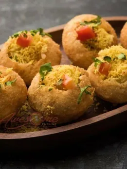 A Guide to Mumbai’s Street Food: 6 Spots for the City’s Best Flavour Bombs