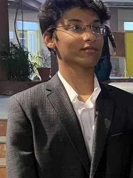 A 16-YO is Making It Easy for Delhi Students to Volunteer & Tutor Underprivileged Kids