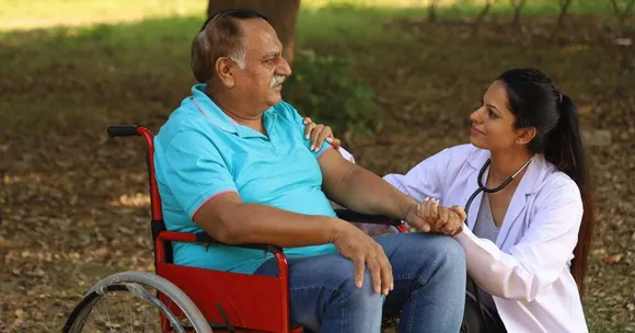 Worried About Parents Living Alone? These Safety Devices Bring Help to Elders in Minutes