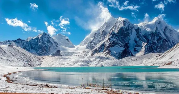 10 Frozen Lakes To Visit for That Picture-Perfect Winter Vacation