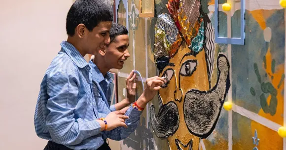 This Brilliant Initiative Helps Blind Children Appreciate Art & Heritage