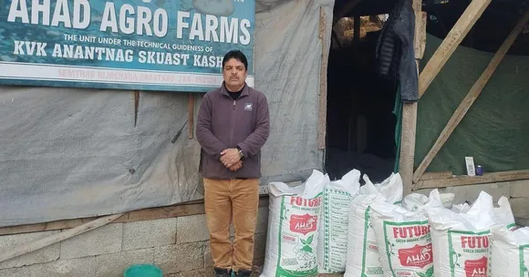 Farmer Earns Rs 1.5 Cr/Year Selling Vermicompost, Helps Unemployed Villagers Start Businesses