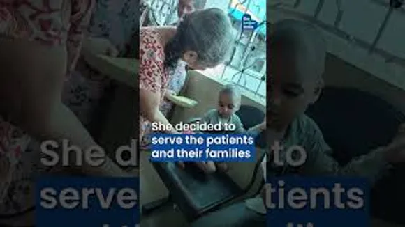 This granny with #Parkinson’s, cooks 25 kg of khichdi & serves it for free to hundreds of people.