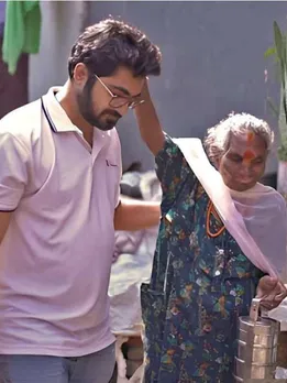 Meet the Pune Hero Feeding Hundreds of 'Aajis & Aajobas' Daily With his Free Tiffin Service