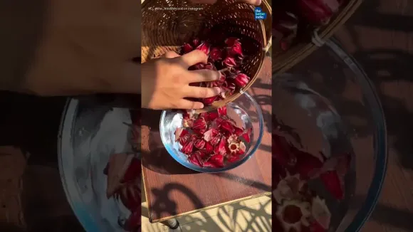 Here's How The Assamese Make Their Unique Roselle Jam!