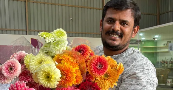 Bengaluru Engineer’s Leap to Flower Farming Grew Into a Rs 7 Lakh/Month Chrysanthemum Business