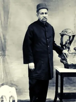 This Curtain Puller at Drama Clubs Once Controlled 50% of India’s Box Office Collections