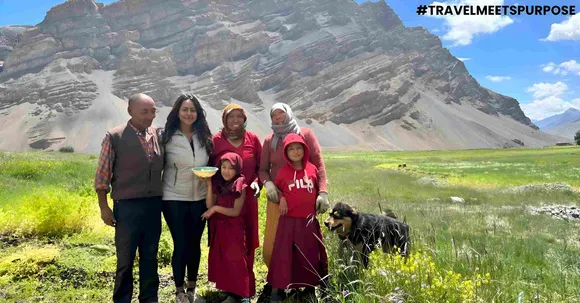 Make Your Next Trip Meaningful: 5 Volunteer Experiences That Go Beyond Sightseeing