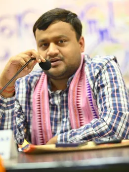 How Solving 5000 Previous Year Questions Helped This IAS Officer Crack UPSC in His 1st Attempt