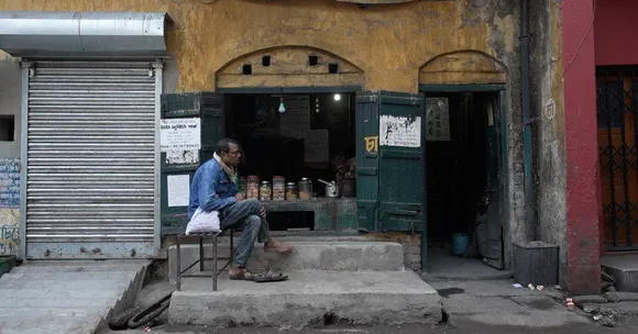 This 100-YO Tea Stall in West Bengal Runs Without Staff, Only on Trust