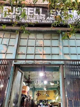 What Happens Every Sunday Inside This 80-YO Auction House in Kolkata?