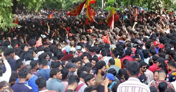 Stay Safe in the Crowd: What To Do When Stuck in a Stampede