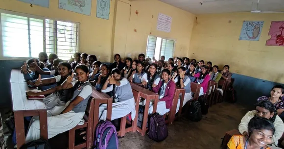 Bengaluru Startup Turned 44000 Chip Packets Into Benches So Kids No Longer Sit on School Floors
