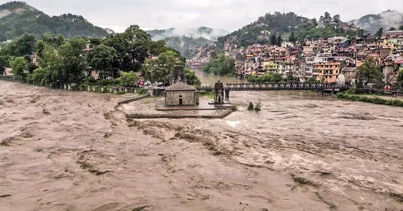 Himachal in the Monsoon: A Traveller’s Guide to Staying Safe During Floods & Heavy Rains