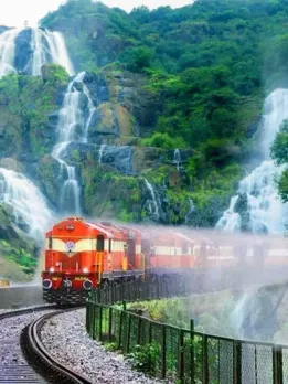 10 Monsoon Train Routes in India That Look Straight Out of a Movie