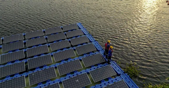 Floating Solar Panels? How They’re Lighting up Homes & Saving Billions of Litres Across India