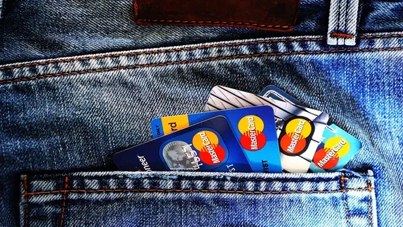 credit card offers on travel bookings, best credit cards for hotel bookings, year-end travel credit card offers