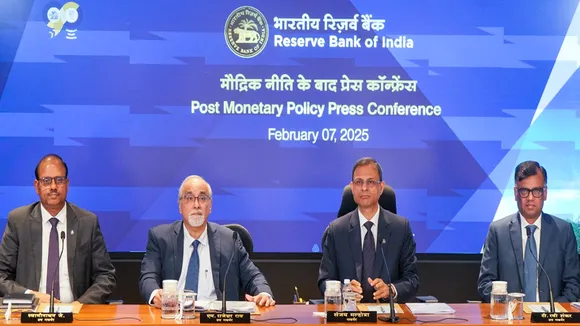 RBI MPC Meet 2025 Highlights, RBI Governor Sanjay Malhotra, GDP Growth India 2025, Inflation Rate India 2025, Indian Rupee Status 2025, रिजर्व बैंक बैठक 2025, संजय मल्होत्रा, भारत की जीडीपी वृद्धि 2025, भारत में महंगाई दर 2025, भारतीय रुपया स्थिति 2025