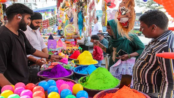 Holi 2025 Bank Holiday, Holi bank closure India