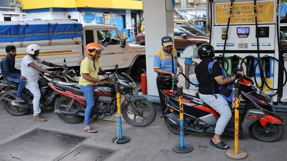 Delhi vehicle fuel ban, overage vehicle refuelling stop, ANPR cameras Delhi petrol pumps, diesel vehicles 10 years old ban, petrol vehicles 15 years old ban