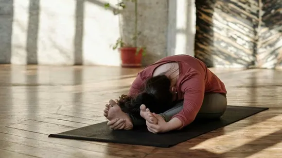 Try These 10 Simple Yoga Asanas for Strength and Stress Relief