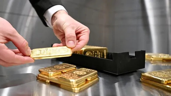Gold buying tips Diwali, Gold investment advice, Diwali gold purchase guide, Buy gold for auspicious reasons, Gold price correction 2025, When to invest in gold, Gold market outlook India, Best time to buy gold after Diwali, Gold investment strategy 2025, Gold price fall prediction, Best time to buy gold after Diwali 2025