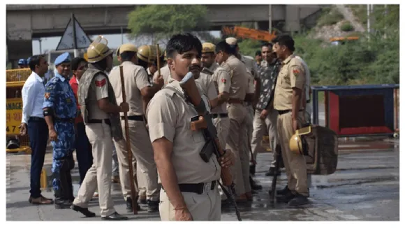 delhi police new year checkpoint breathalyser test