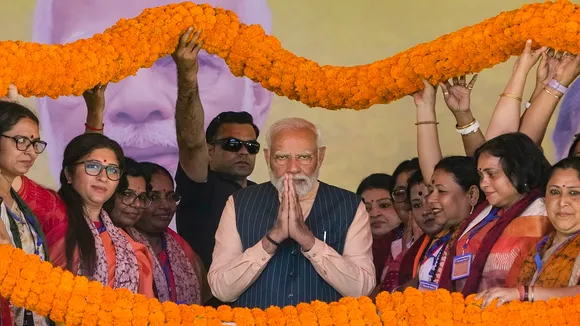 PM Modi, Modi in West Bengal, Modi on Mamata Banerjee,  Mamata Banerjee, TMC, West Bengal Govt, Modi in West Bengal, Modi Attacks Mamata Banerjee, Modi attacks West Bengal Govt, Modi attacks TMC, पश्चिम बंगाल में पीएम मोदी, नरेंद्र मोदी, ममता बनर्जी, टीएमसी, पश्चिम बंगाल सरकार, पश्चिम बंगाल में मोदी, मोदी का ममता बनर्जी पर हमला, मोदी का पश्चिम बंगाल सरकार पर हमला, मोदी का टीएमसी पर हमला, West Bengal, Barasat, बारासात, पश्चिम बंगाल
