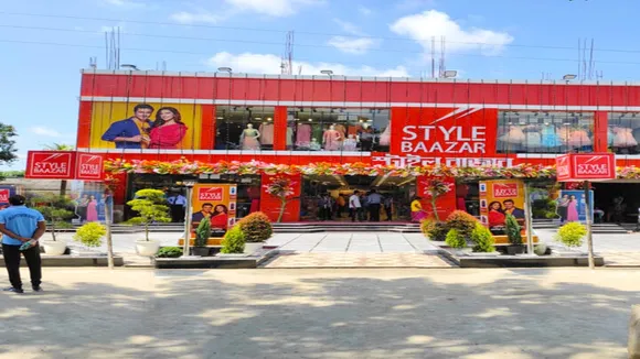 rekha jhnujhnuwala portfolio, baazar style stock price, nuvama on baazar style, buy baazar style, jhunjhunwala portfolio, rising star share, why should you buy baazar style