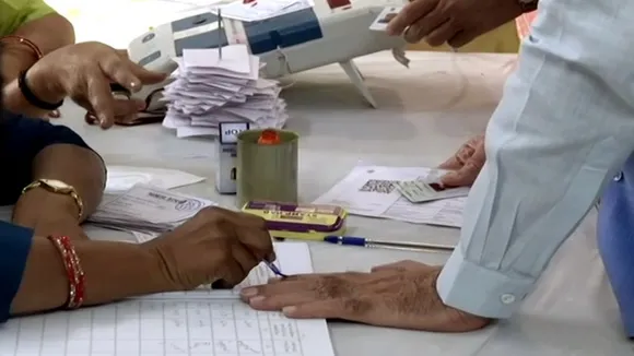 Lok Sabha Election 2024, Election 2024, Lok Sabha Election phase 1, Phase 1 polling, Bank holiday on April 19, Bank Holiday for Election, लोकसभा चुनाव 2024, चुनाव 2024, लोकसभा चुनाव का पहला चरण, 19 अप्रैल को बैंक हॉलिडे, चुनाव के लिए बैंक हॉलिडे, बैंक हॉलिडे