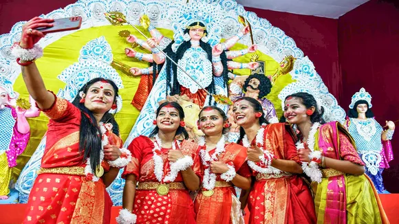 Durga Puja 2024, Durga Ashtami Navami Date, दुर्गा अष्टमी 2024, दुर्गा नवमी 2024, Sandhi Puja, दुर्गा पूजा तिथि 2024, Navratri 2024, Vijayadashami 2024, महा नवमी 2024, नवनी और अष्टमी एक ही दिन, Durga Ashtami, Maha Navami, Ashtami and Navami falling on same day