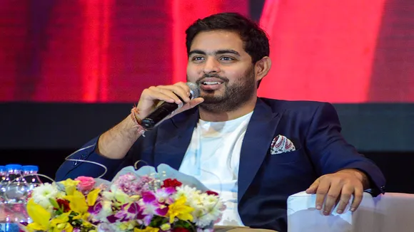 Reliance Jio, Bharat GPT, IIT Bombay, Jio OS for TV, Akash Ambani, रिलायंस जियो, भारत जीपीटी, आकाश अंबानी, आईआईटी बॉम्बे, टीवी के लिए जियो ऑपरेटिंग सिस्टम