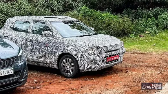 Mahindra XUV300 facelift spied again