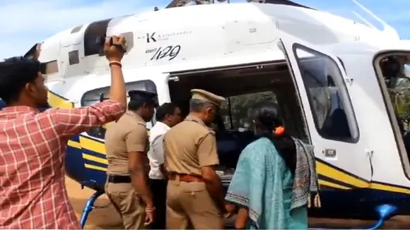 Rahul Gandhi, Rahul Gandhi Helicopter raided, Election Commission Flying Squad, ECI Flying Squad, राहुल गांधी, राहुल गांधी के हेलिकॉप्टर की तलाशी, चुनाव आयोग का उड़ाका दल, चुनाव आयोग की कार्रवाई का वीडियो, Video released