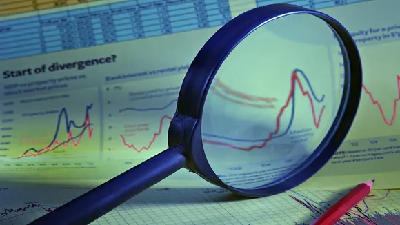 small cap investing, small cap stocks, small cap mutual funds, SIP in small cap funds, small cap risks and rewards, small cap fund performance, best small cap funds, high return investments, small cap investment strategy, successful small cap investing, स्मॉल कैप निवेश, हाई ग्रोथ पोटेंशियल, स्मॉल कैप शेयर, स्मॉल कैप स्टॉक्स, स्मॉल कैप म्यूचुअल फंड, स्मॉल कैप फंड में SIP