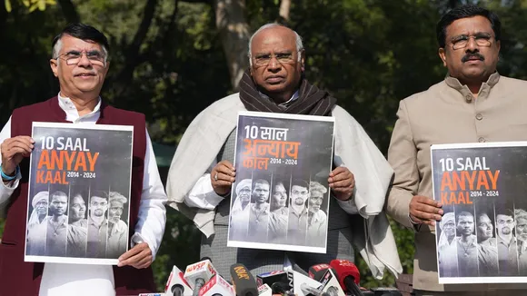 Congress, Congress black paper, BJP, PM Modi, kaala teeka, Kharge, Modi Govt, White paper, UPA, NDA, कांग्रेस, कांग्रेस का ब्लैक पेपर, बीजेपी, पीएम मोदी, काला टीका, मल्लिकार्जुन खरगे, मल्लिकार्जुन खड़गे, यूपीए, श्वेत पत्र, एनडीए